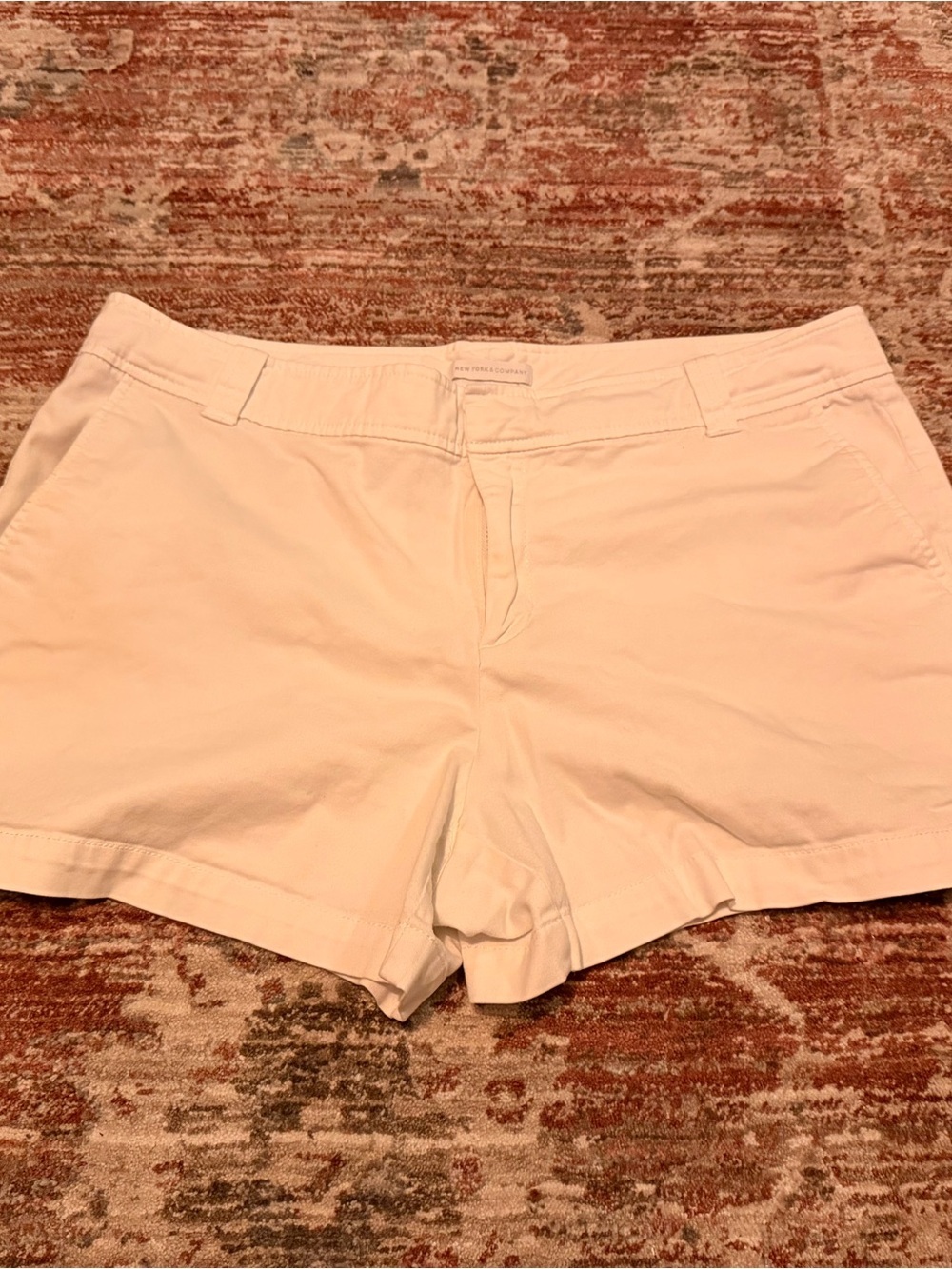 New York & Company White Women's Chino Shorts - Picture 1 of 4